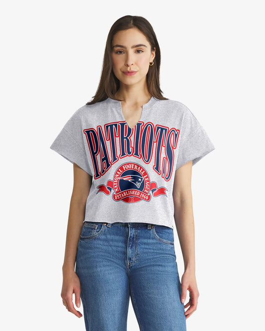NEW ENGLAND PATRIOTS BANNERS OUT '47 OVERSIZED NOTCH NECK TEE WOMENS