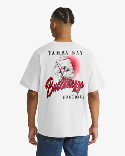 TAMPA BAY BUCCANEERS BACKER SCRIPT ILLUSTRATED '47 FOUNDATION TEE