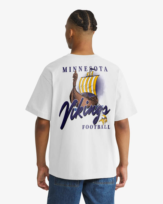 MINNESOTA VIKINGS BACKER SCRIPT ILLUSTRATED '47 FOUNDATION TEE