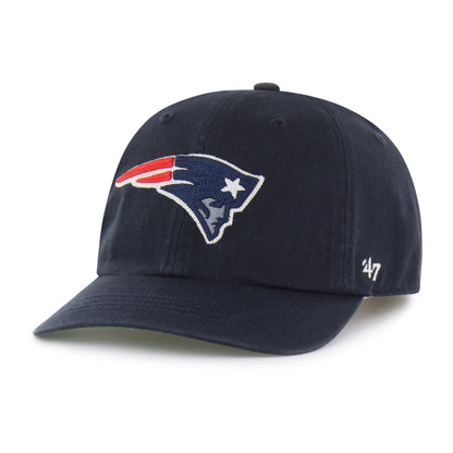 NEW ENGLAND PATRIOTS CHAIN SIDE STITCH '47 CLEAN UP SHORT VISOR